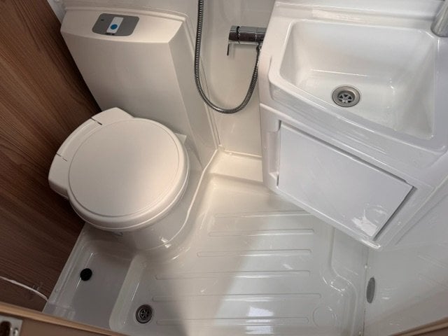 Swift Escape 674 2018 for sale - Motorhomes & Caravans