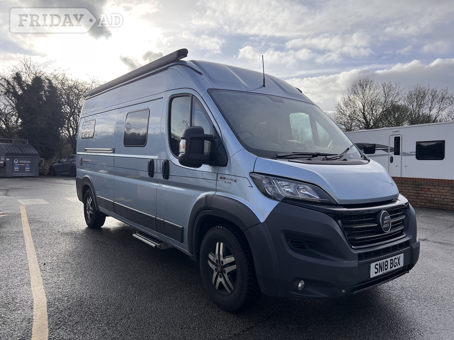 [2 berth ]Hymer HymerCar Yosemite