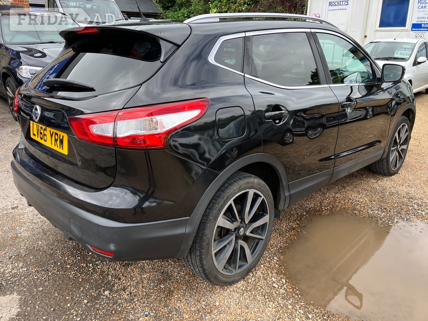 Nissan Qashqai 2016 - Cars in Waterlooville
