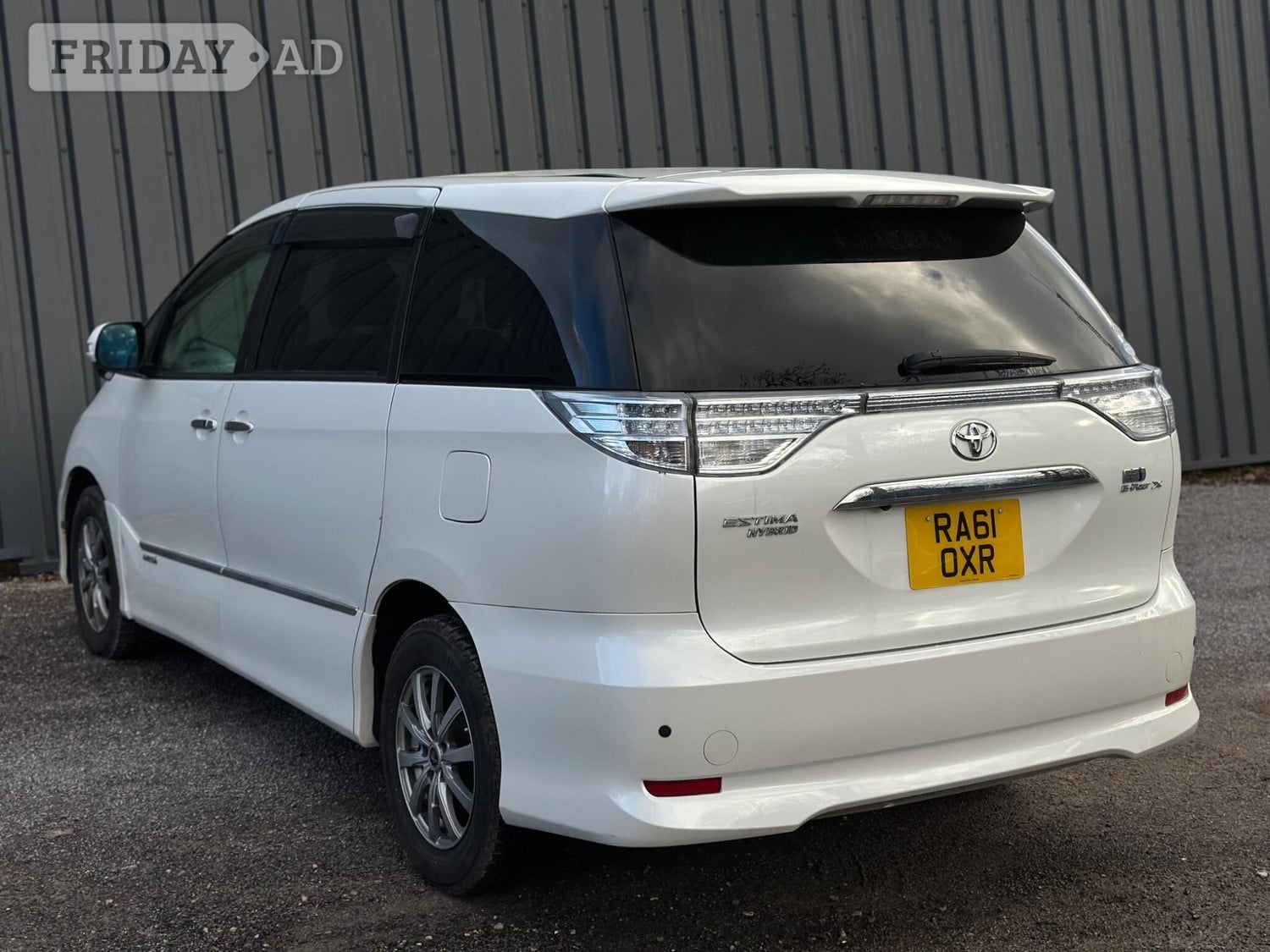 Toyota Estima 2011 - Cars in Farnham