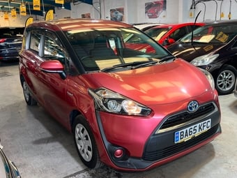 Toyota Sienta 2016