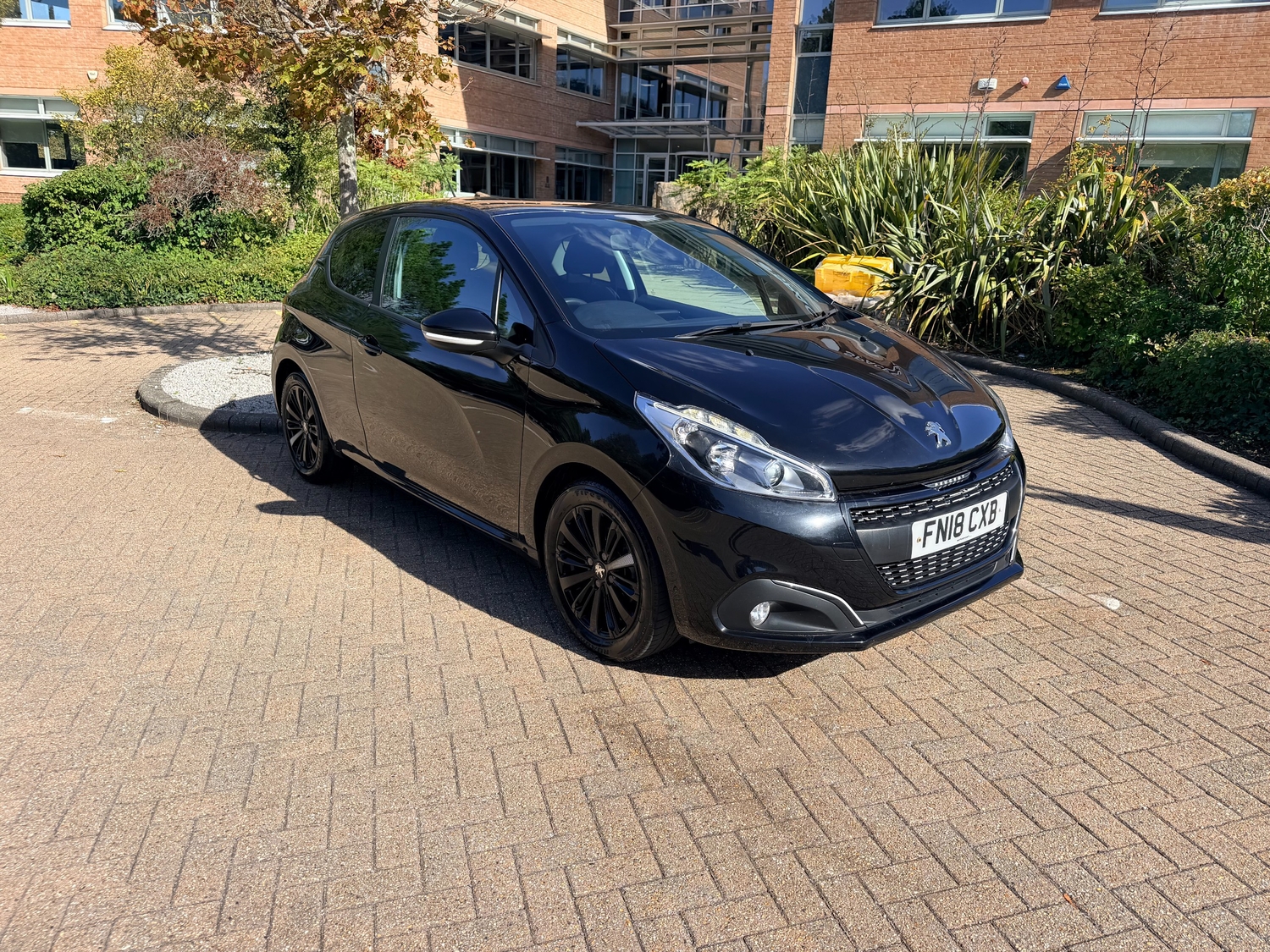 [ berth ]Peugeot 208