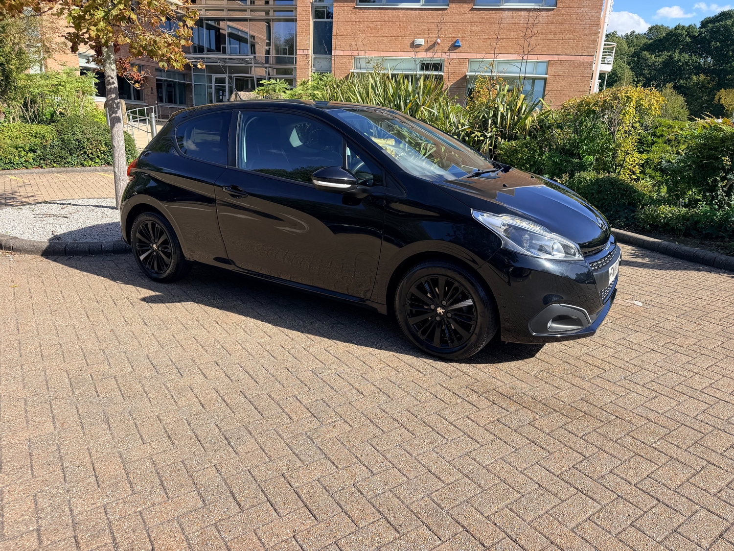 Peugeot 208 2018 - Cars