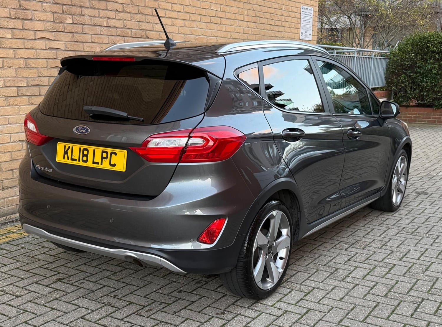 Ford Fiesta 2018 - Cars in Brent