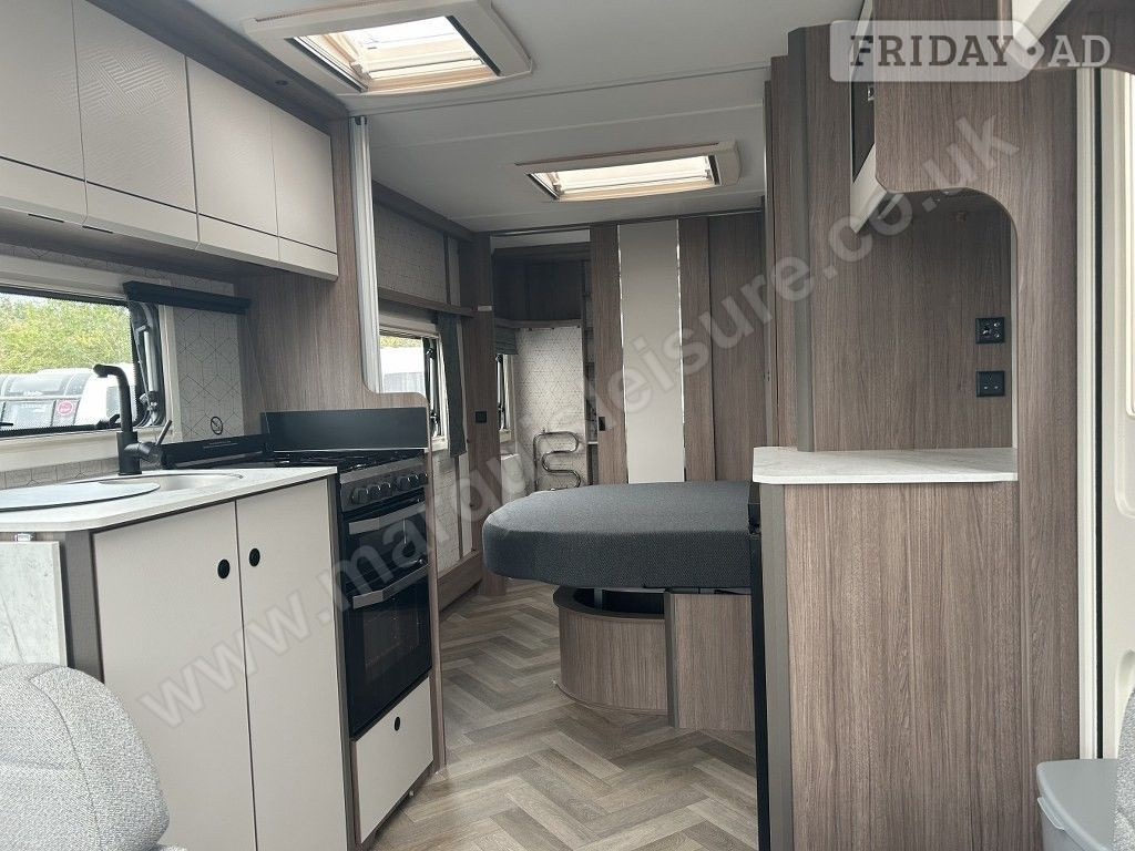 Coachman Acadia 575 2026 - Motorhomes & Caravans in Exeter