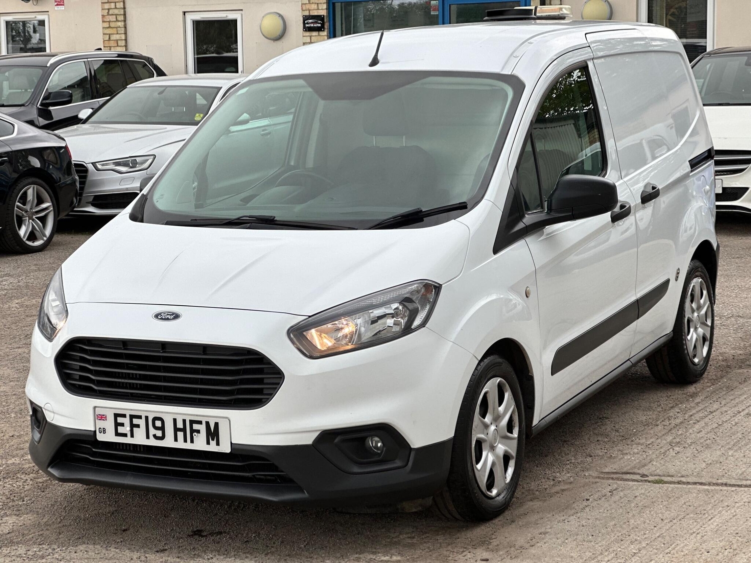 [ berth ]Ford Transit Courier