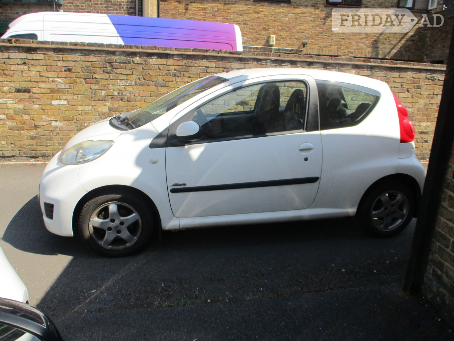 Peugeot 107 2010 - Cars