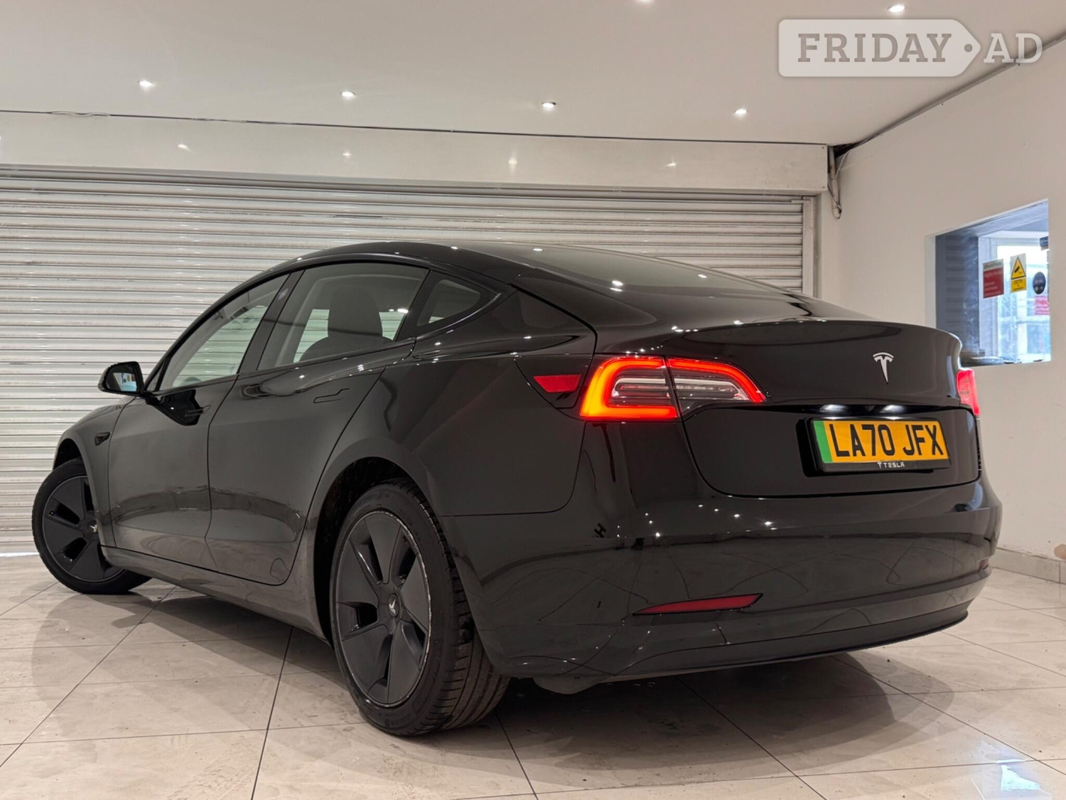 Tesla Model 3 2021 - Cars