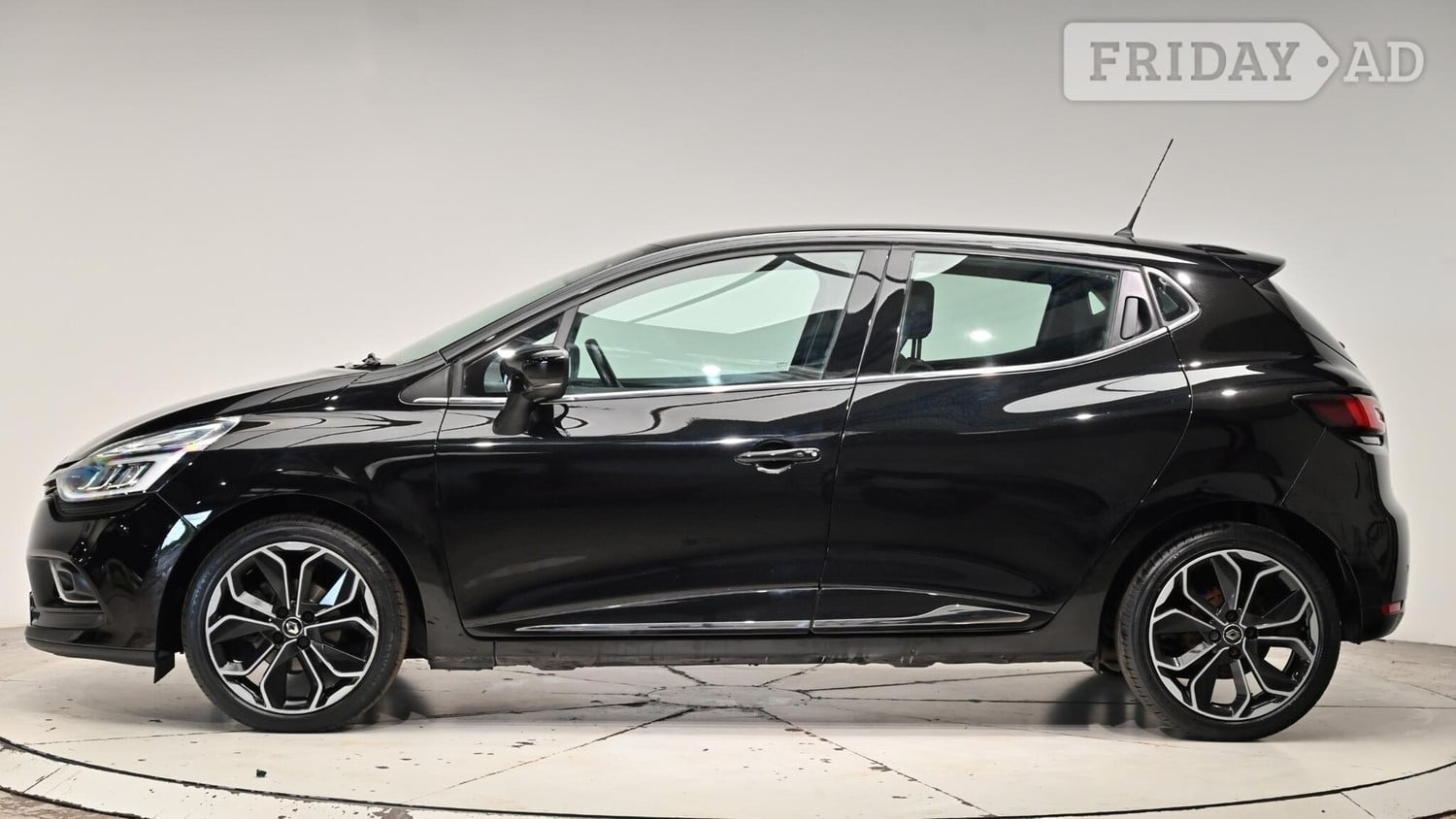 [ berth ]Renault Clio