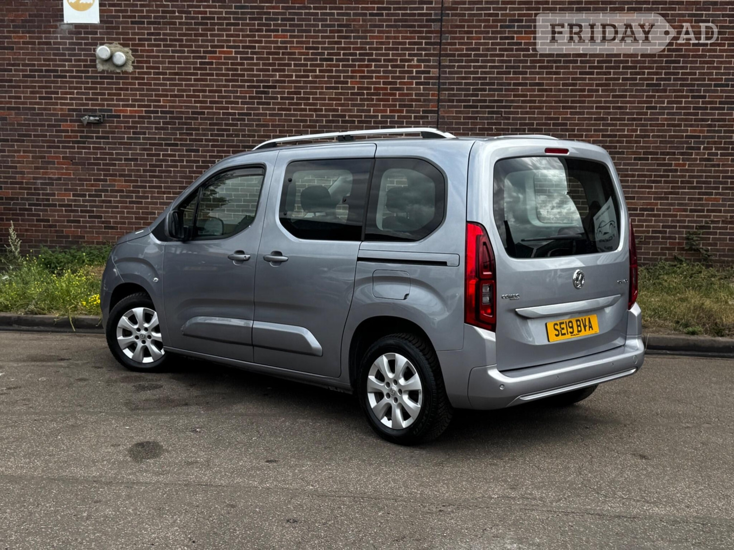 Vauxhall Combo Life 2019 - Cars in Leeds