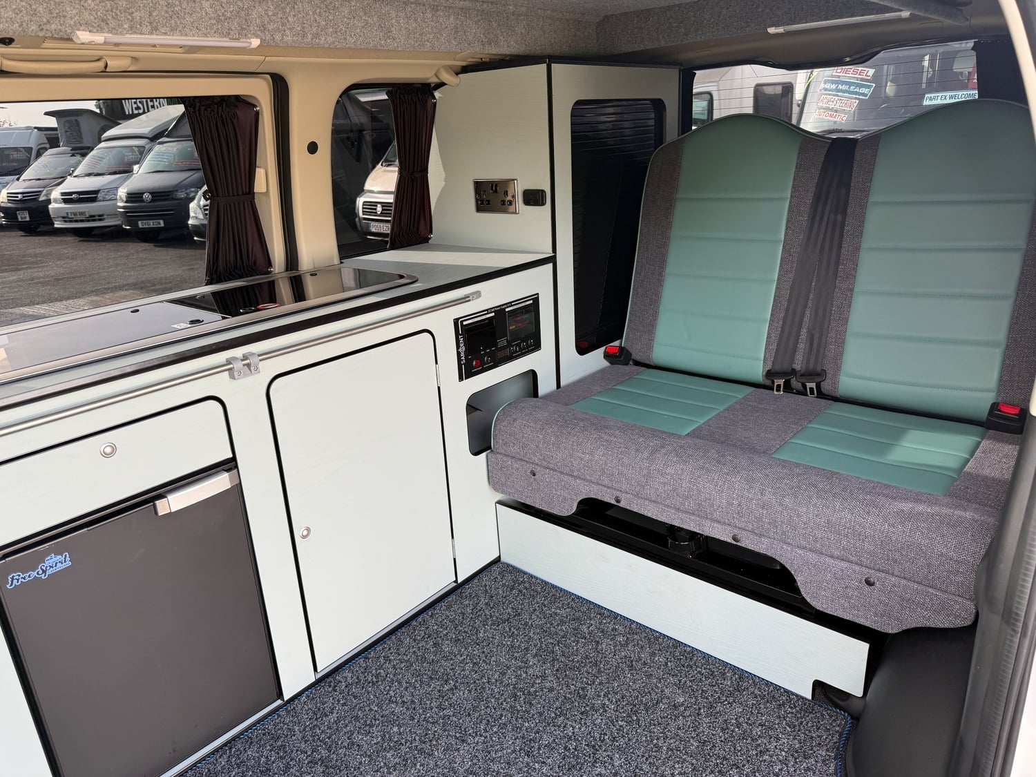 Nissan Elgrand 2007 - Motorhomes & Caravans in Weston-Super-Mare