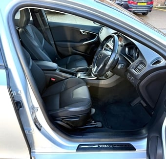 Volvo V40 2018