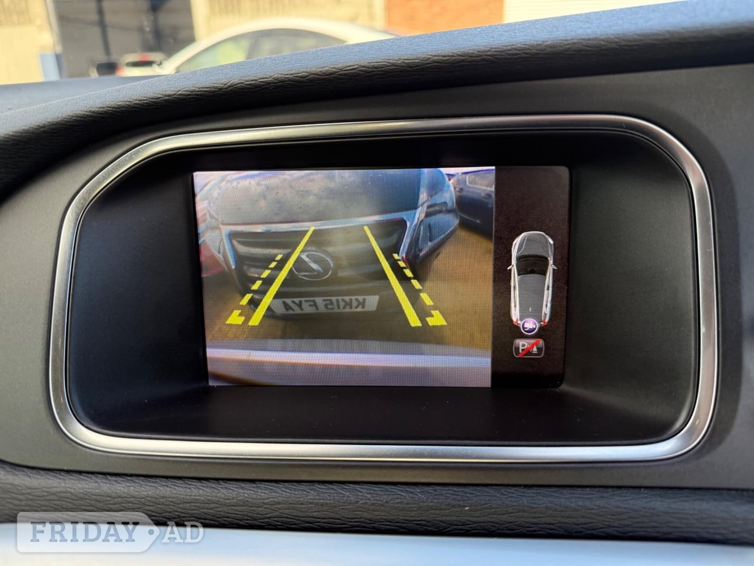 Volvo V40 2018 - Cars in Havering