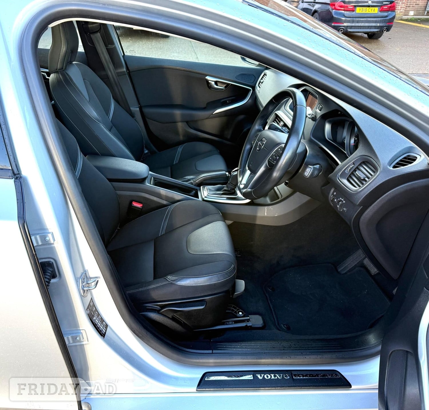 Volvo V40 2018 in Havering