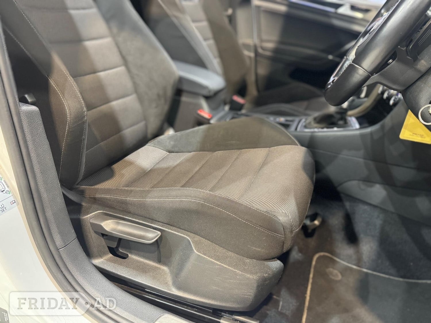 Volkswagen Golf 2019 - Cars