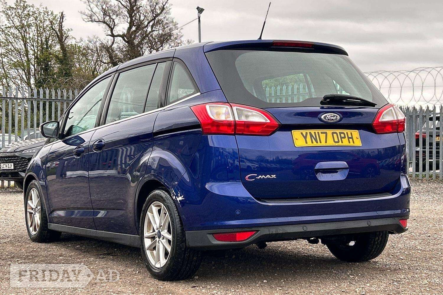 [ berth ]Ford Grand C-MAX