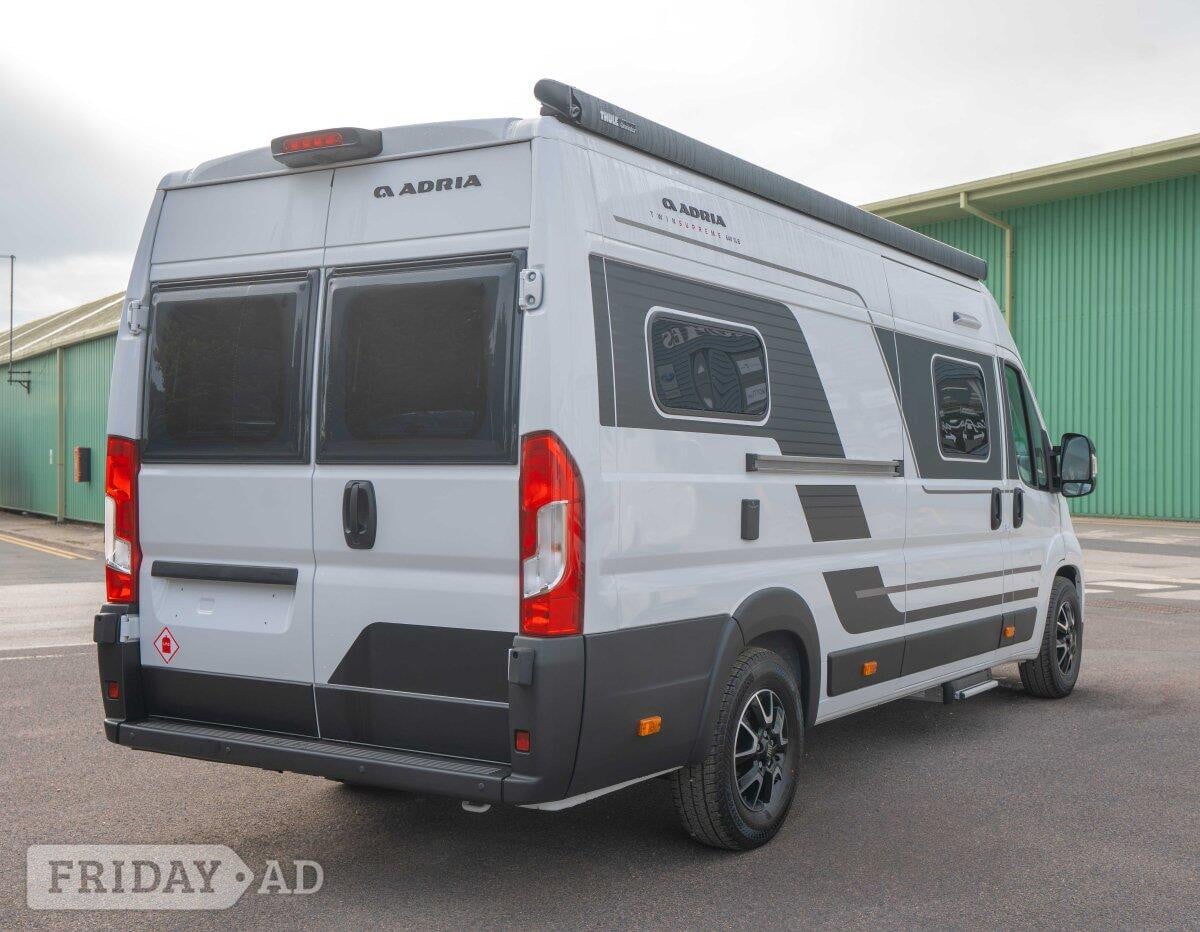 Adria Van Twin Supreme 640 SLB Newark