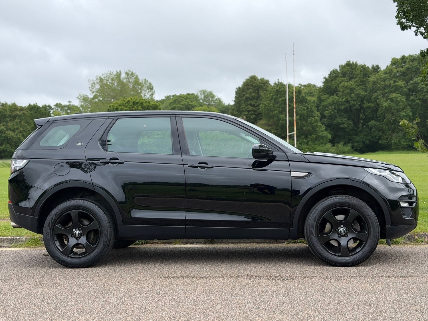 Land Rover Discovery Sport 2017 - Cars in Fareham