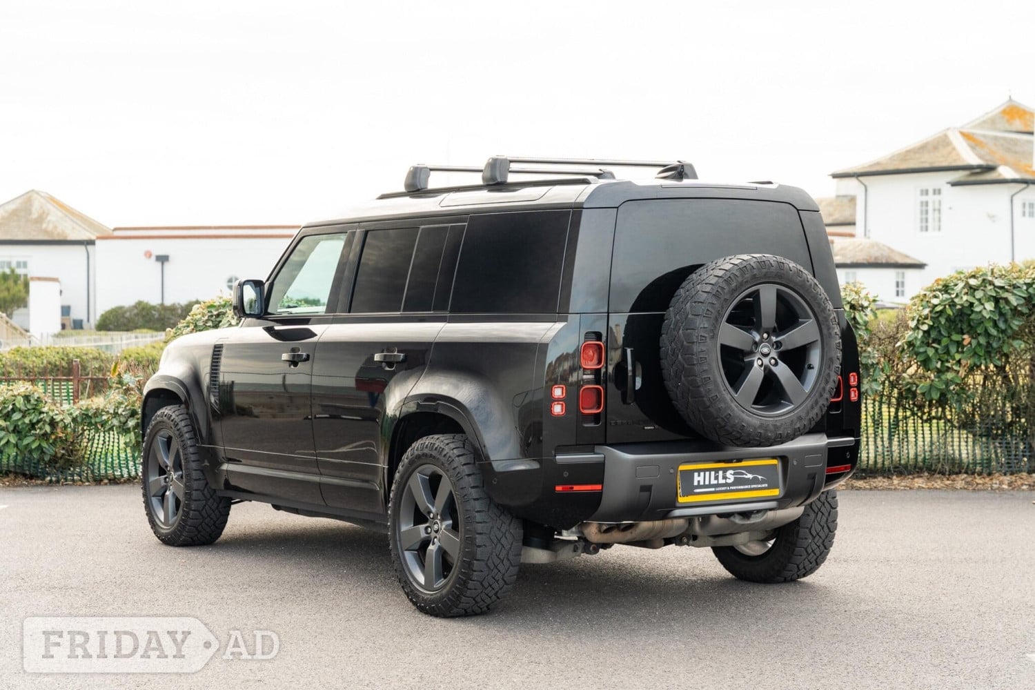 [ berth ]Land Rover Defender 110