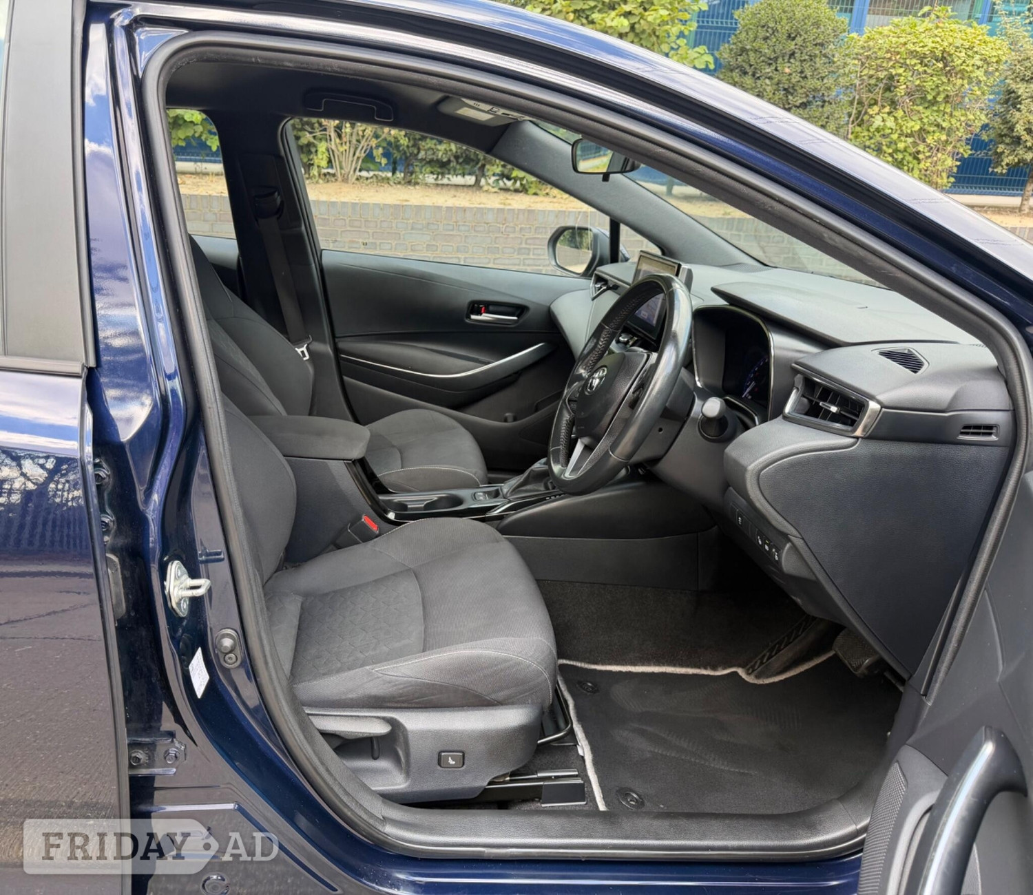 Toyota Corolla 2022 - Cars in Havering