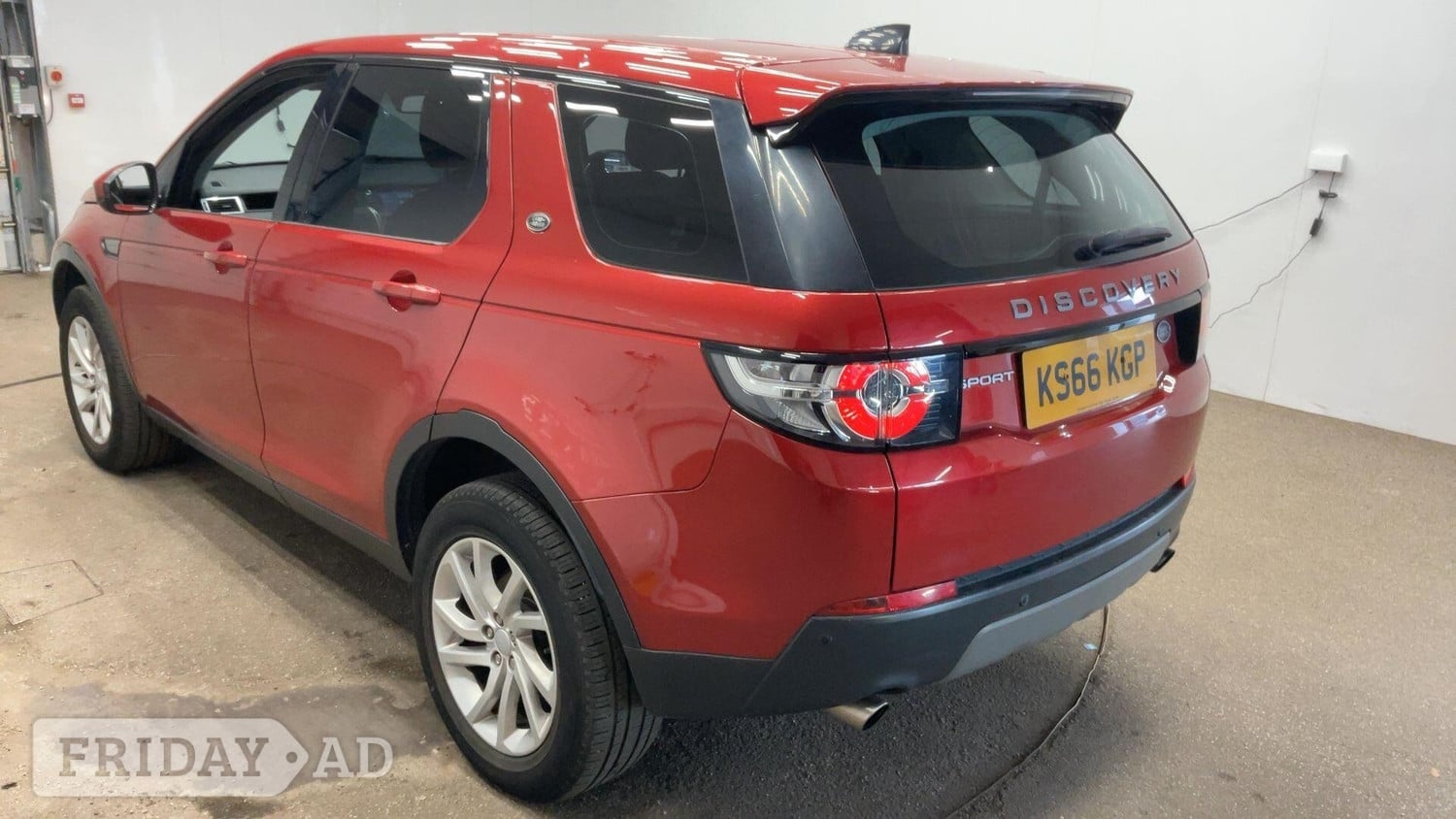 [ berth ]Land Rover Discovery Sport