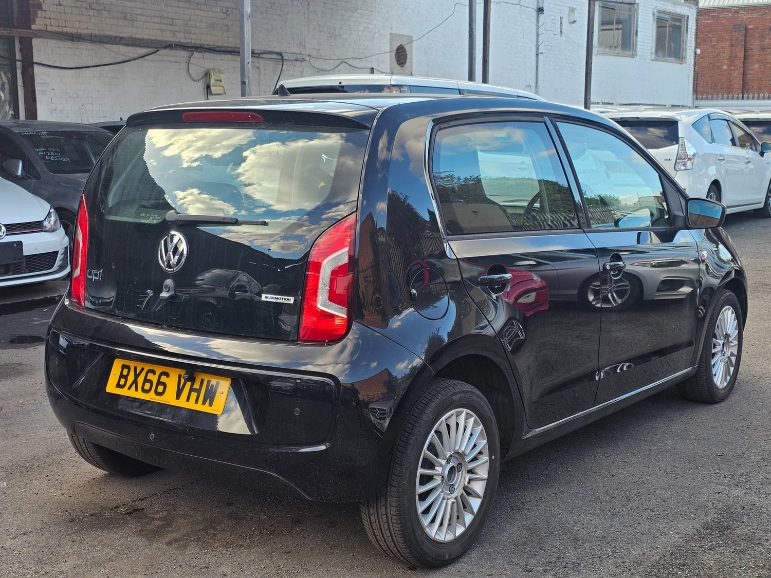 [ berth ]Volkswagen Up