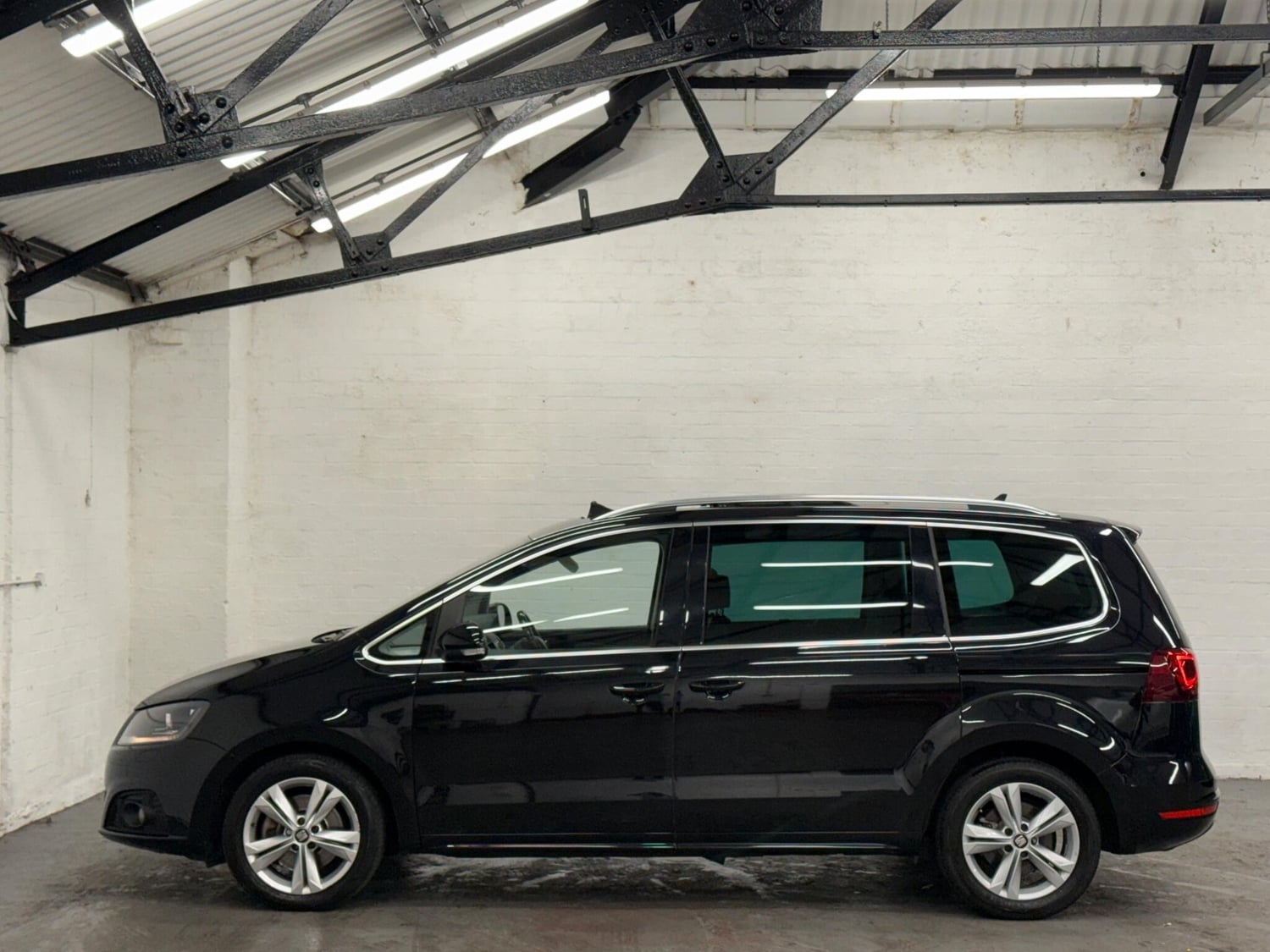 [ berth ]SEAT Alhambra
