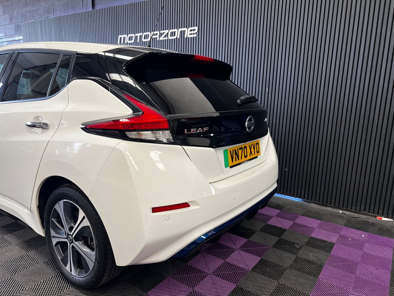 Nissan LEAF 2020 - Cars