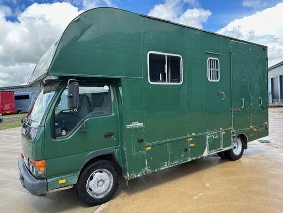 Peper Harow  Isuzu Horsebox - Trailers & Horseboxes