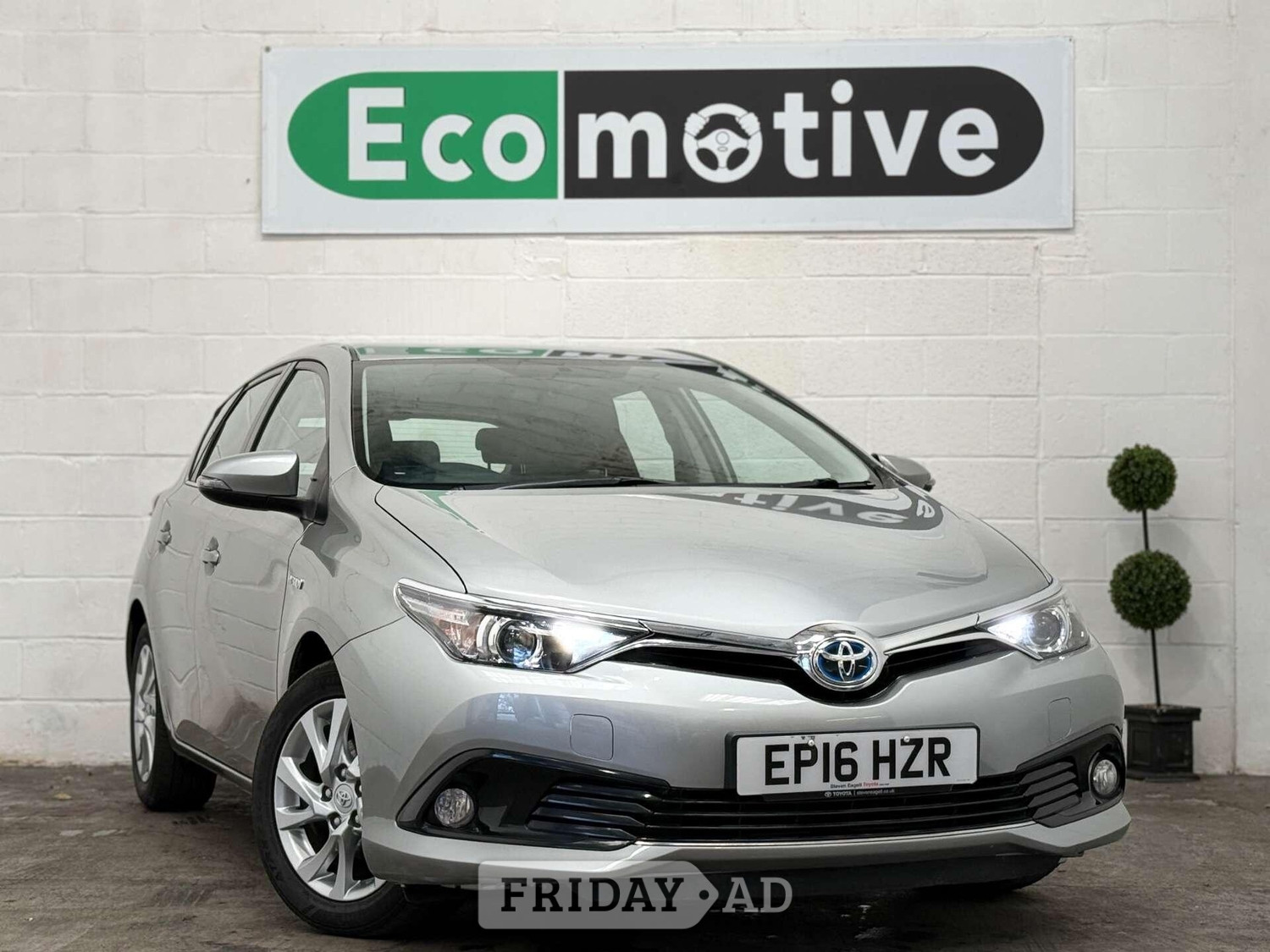 Toyota Auris 2016 in Uxbridge