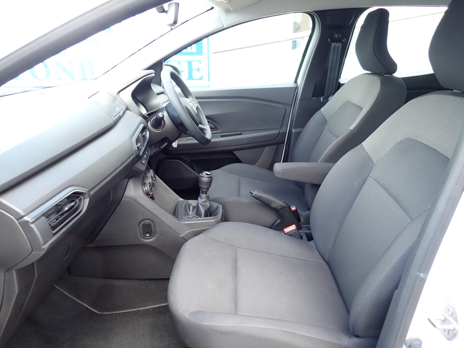 [ berth ]Dacia Sandero