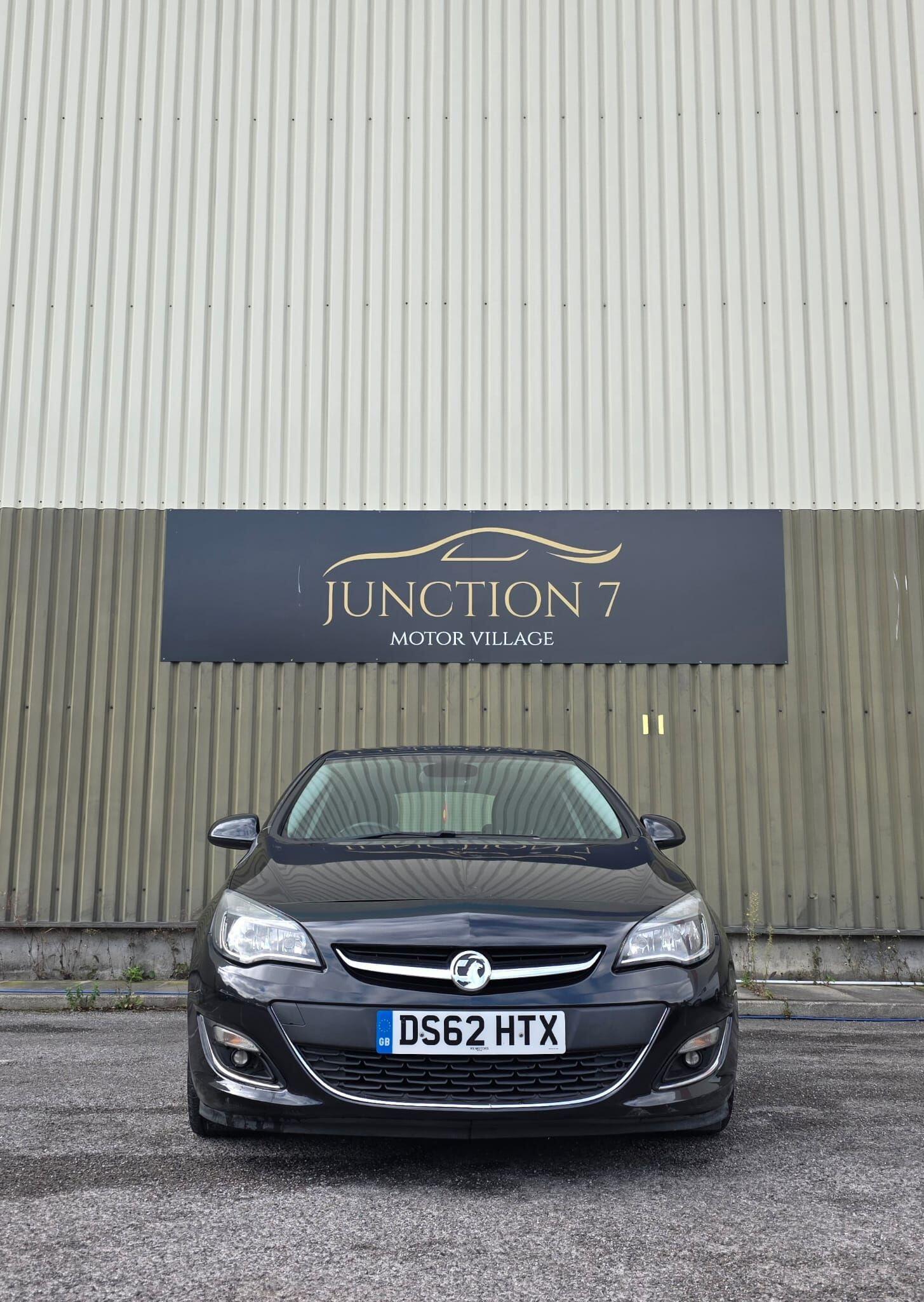 Vauxhall Astra 2013 - Cars in Accrington