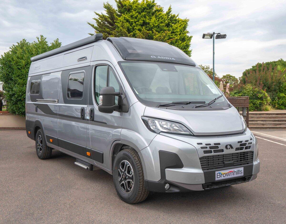 Adria Twin Select 640 SGX  for sale in Newark