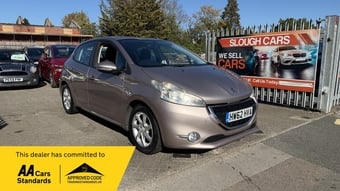 Peugeot 208 2012