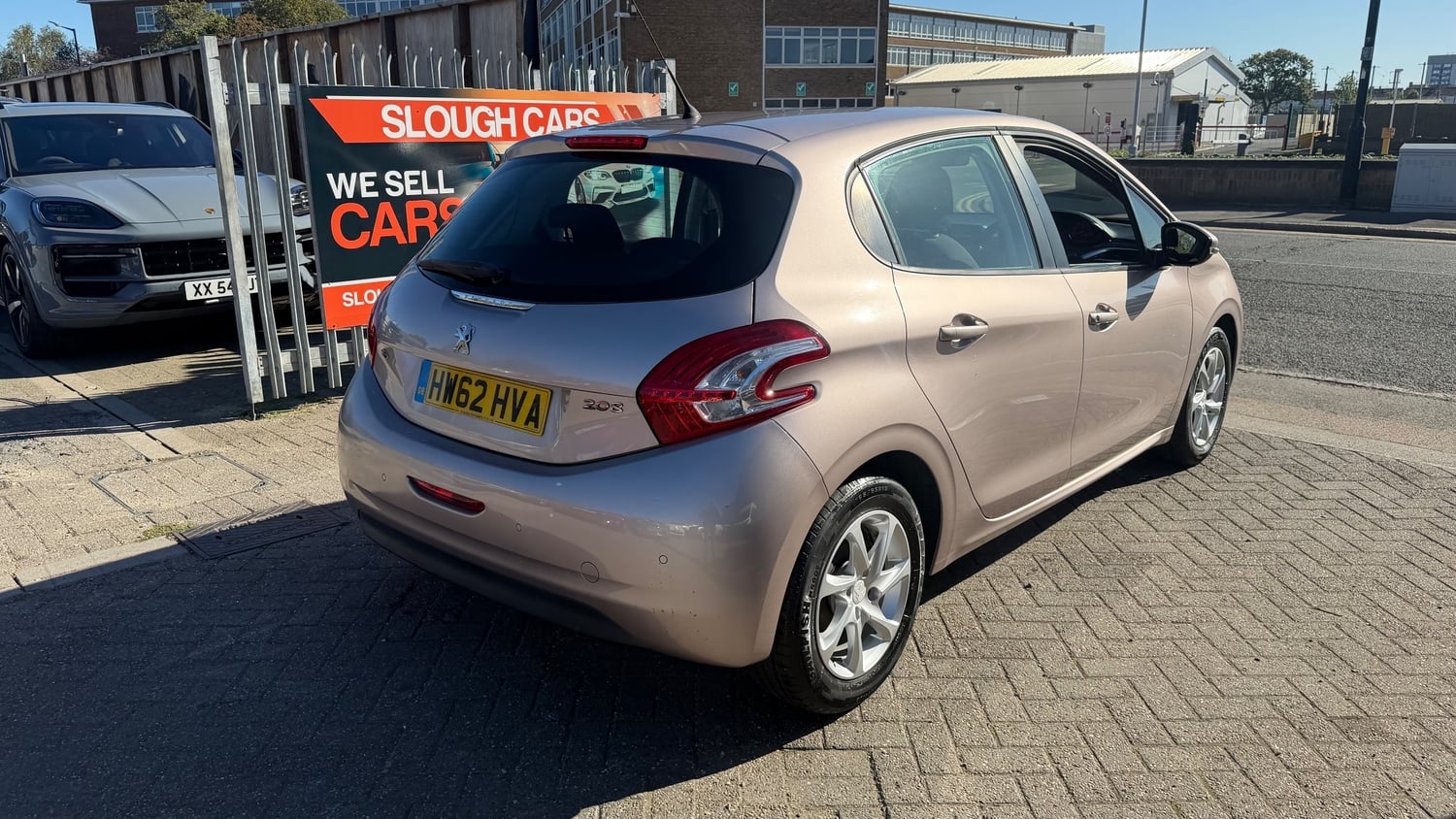Peugeot 208 2012 - Cars in Slough