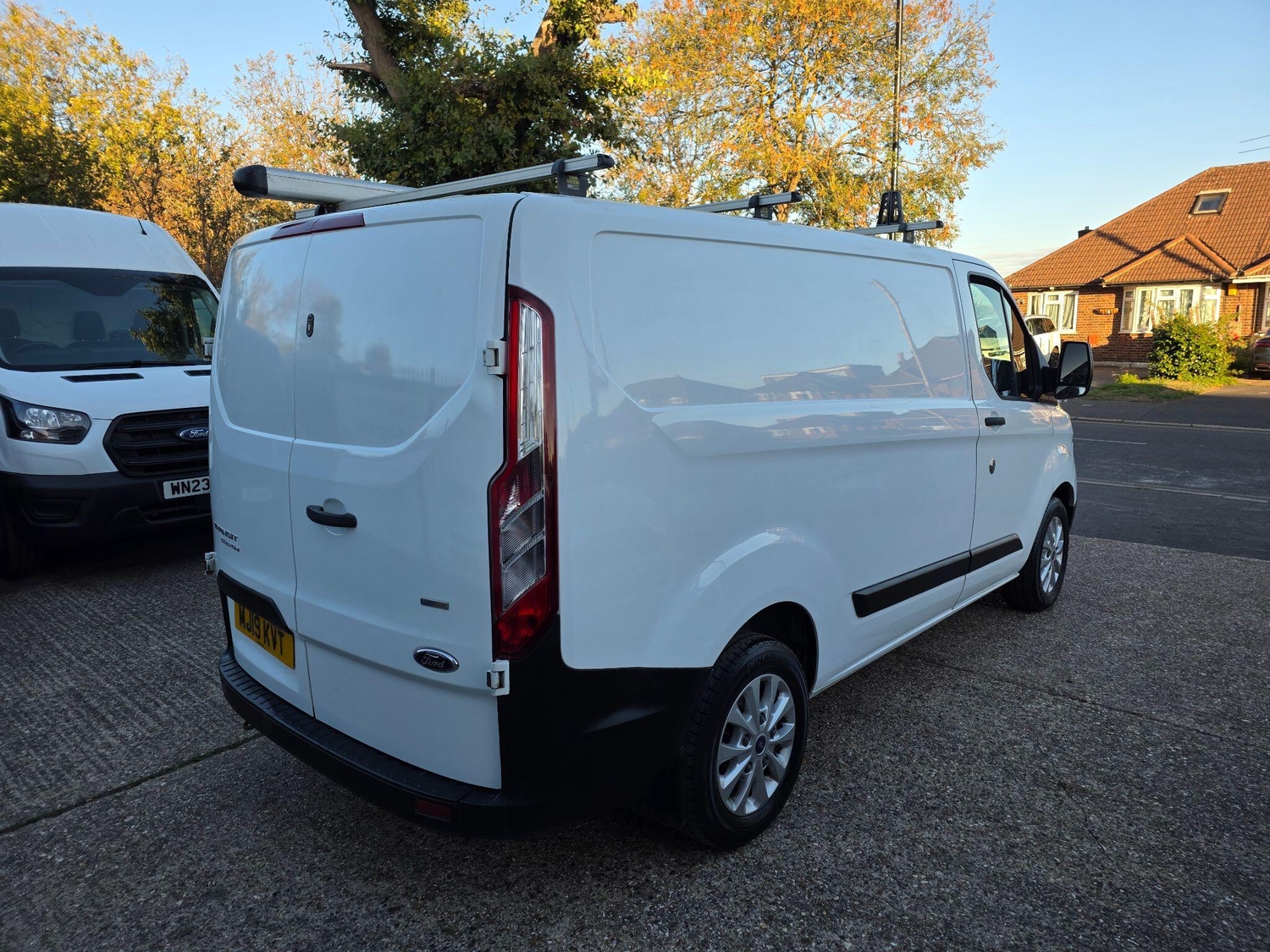 [ berth ]Ford Transit Custom
