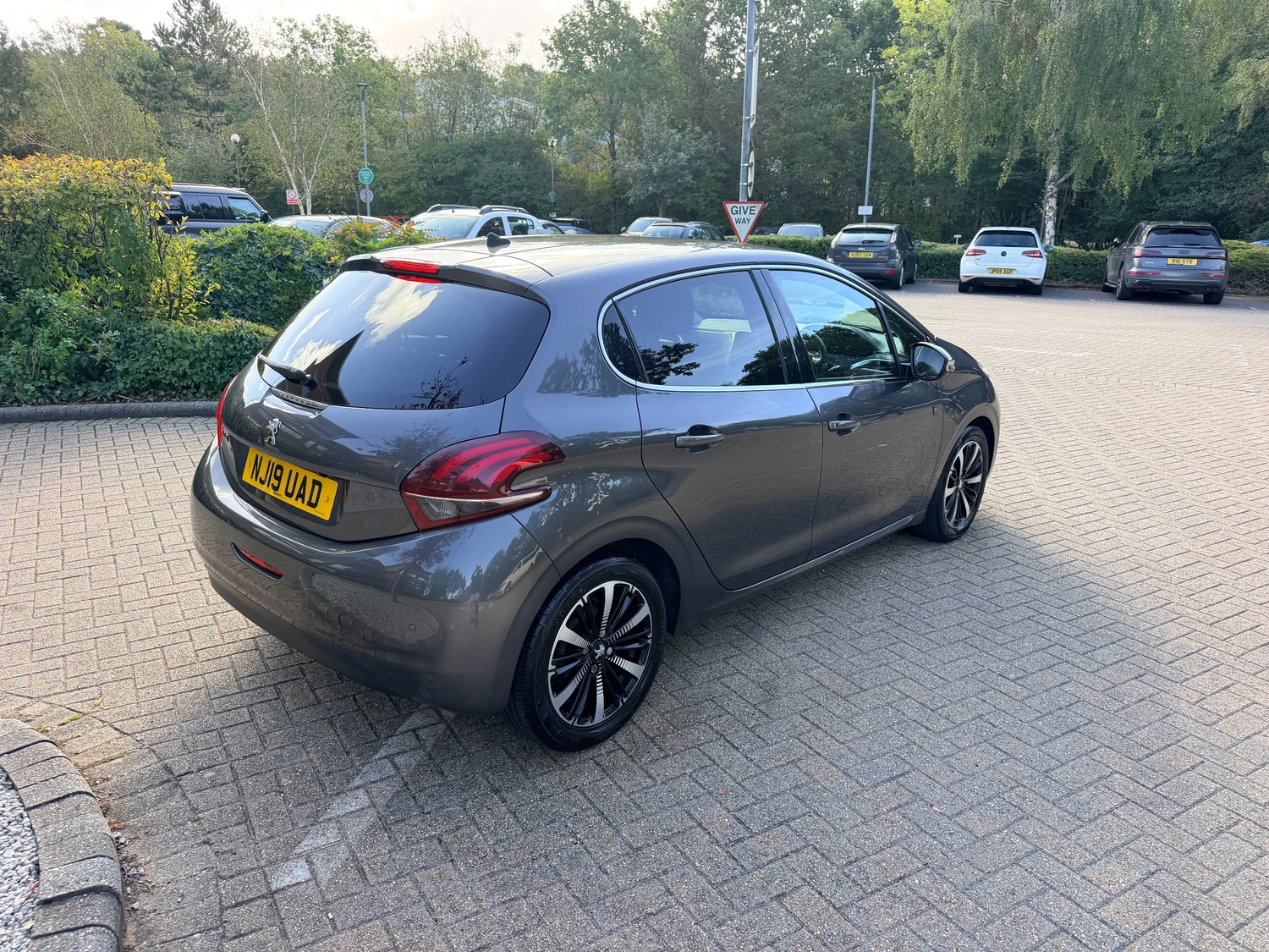 Peugeot 208 2019 - Cars in Fareham