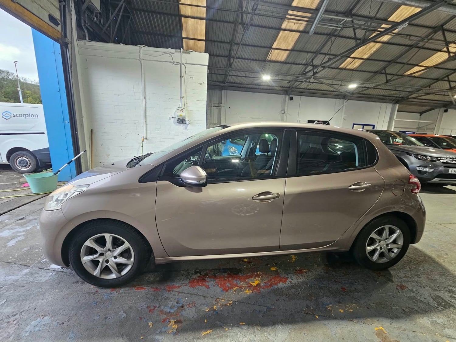 Peugeot 208 2013 - Cars in Pontypridd