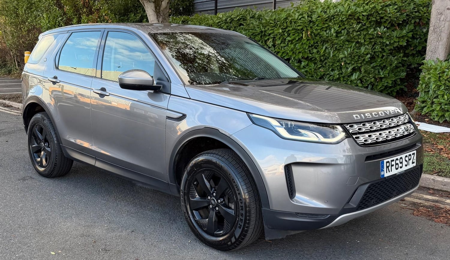 [ berth ]Land Rover Discovery Sport