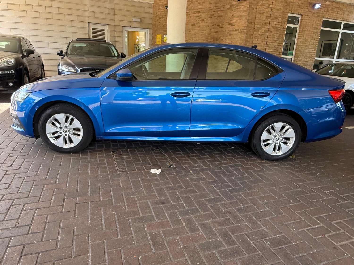 Skoda Octavia 2021 - Cars