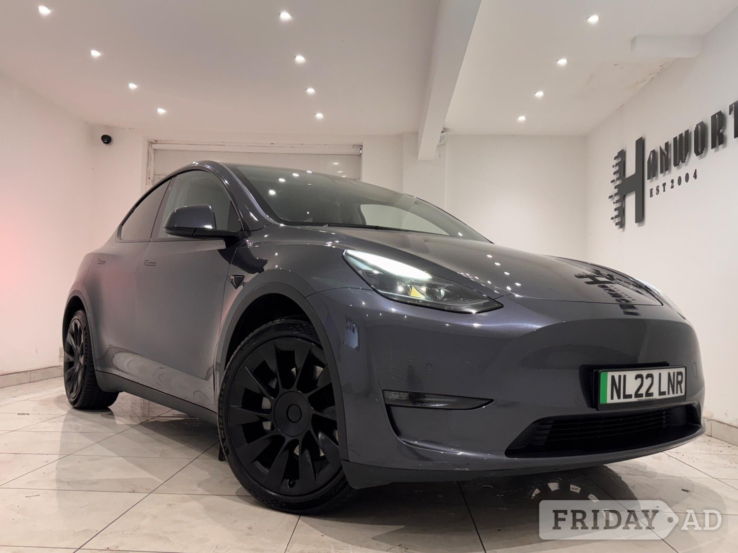 Tesla Model Y 2022 in Hounslow