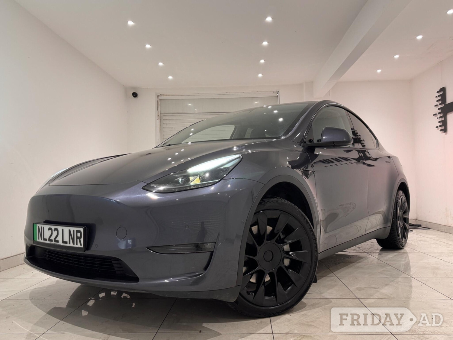 Tesla Model Y 2022 - Cars in Hounslow