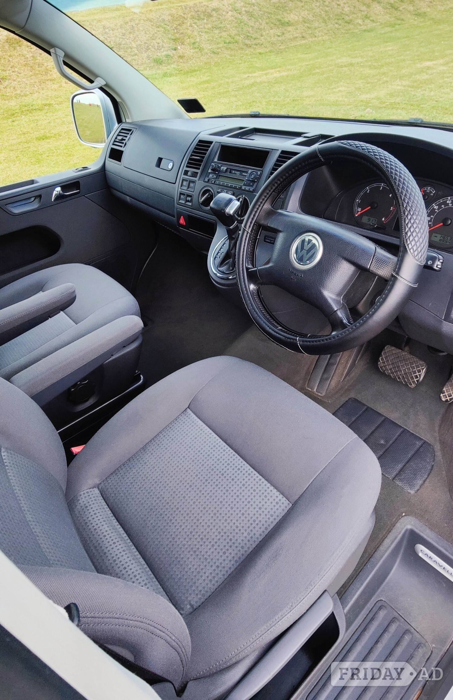 Volkswagen Caravelle 2004 - Cars in Yapton