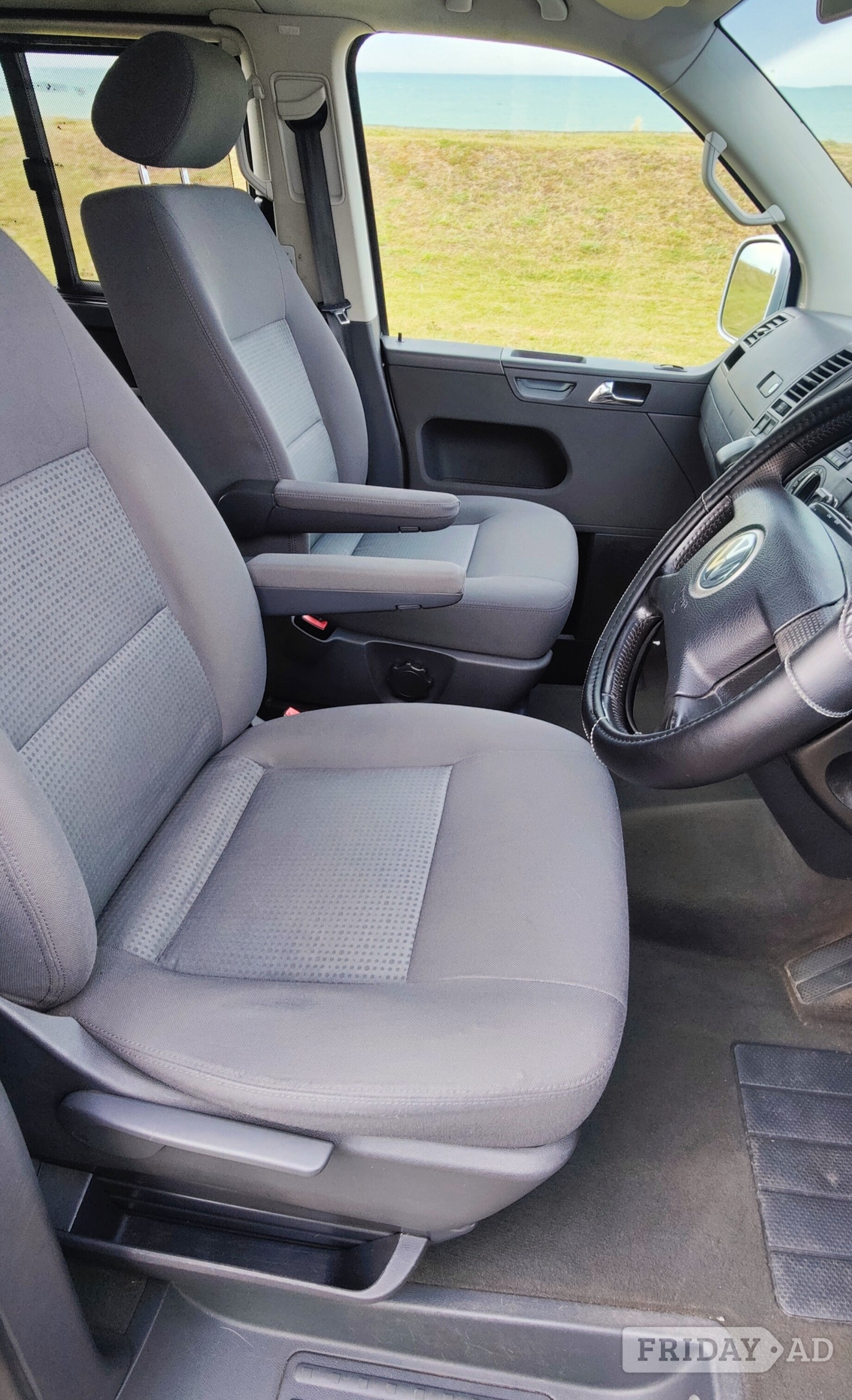 Volkswagen Caravelle 2004 - Cars