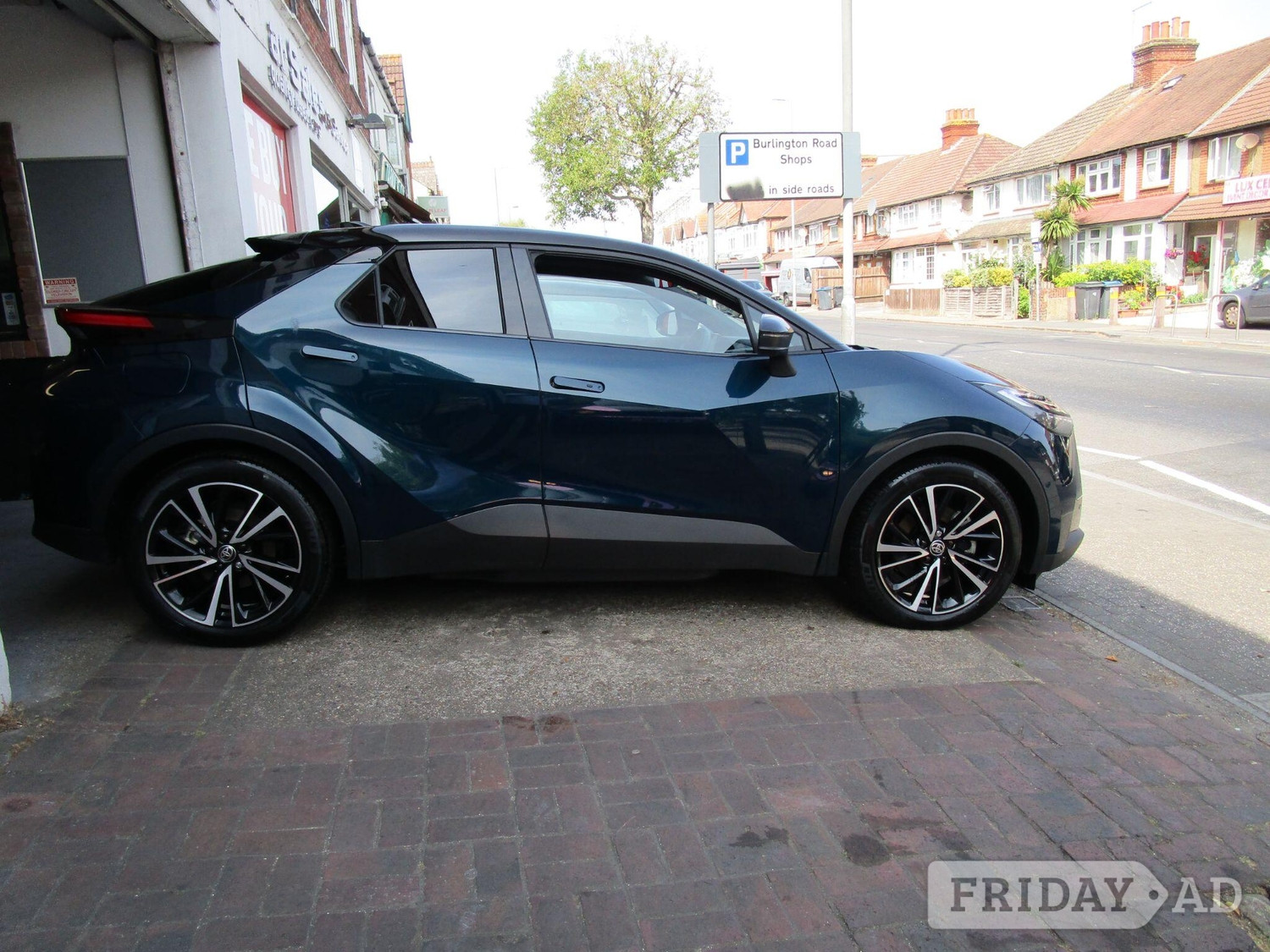 [ berth ]Toyota C-HR