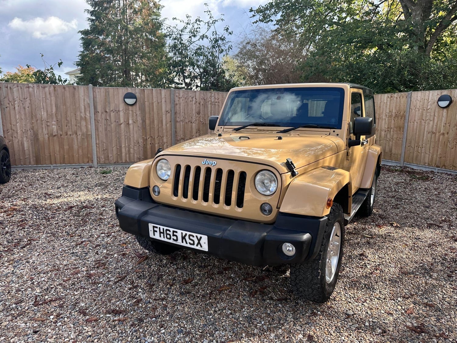 Jeep Wrangler 2015 - Cars in Cranleigh