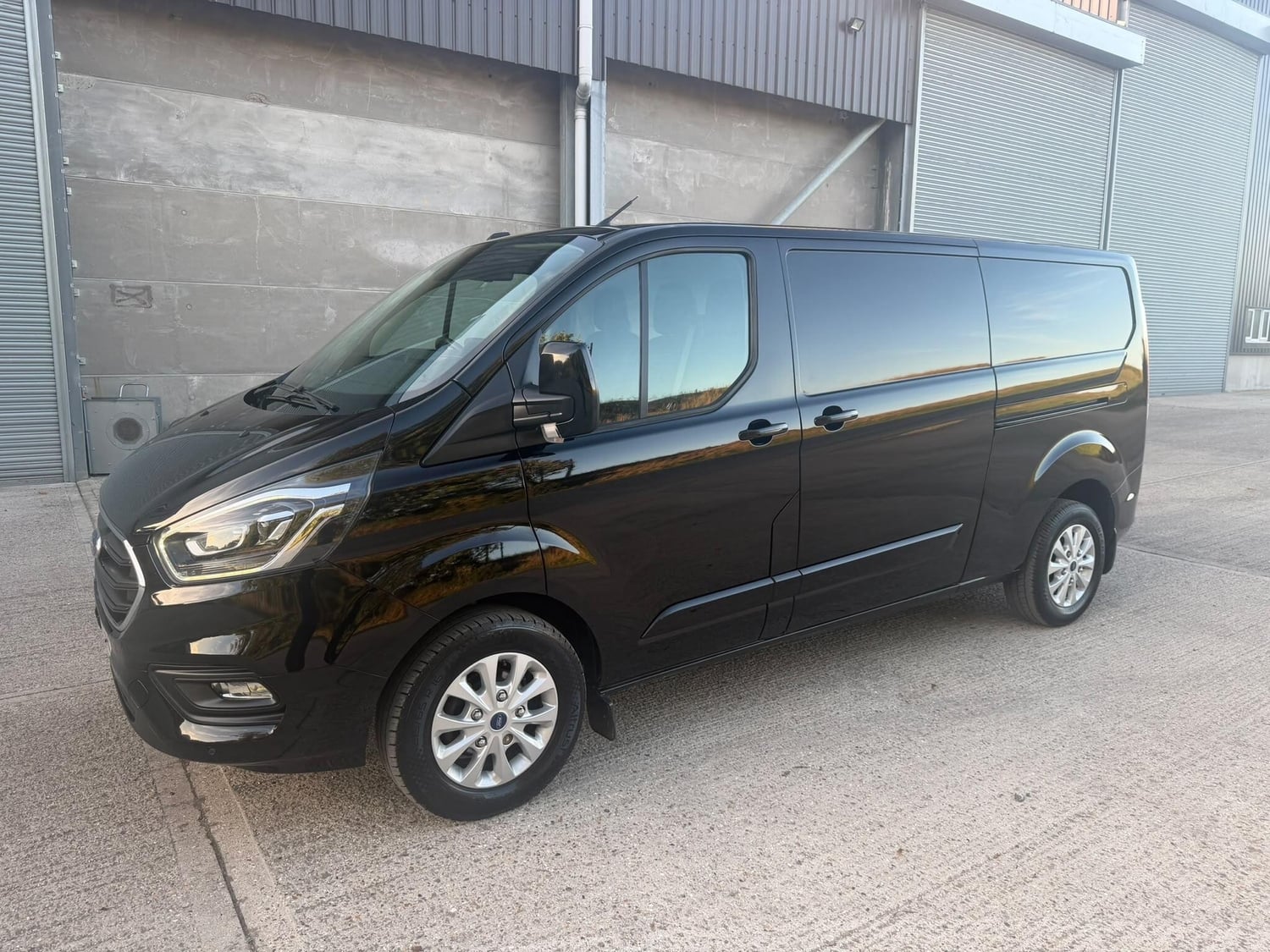 Ford Transit Custom 2022 - Vans & Commercial Vehicles