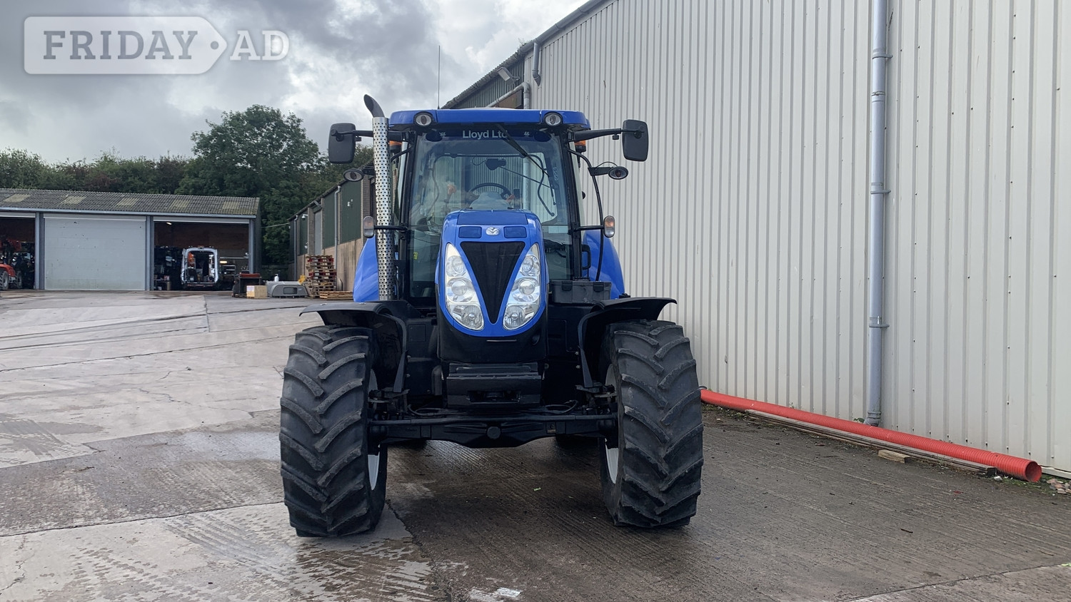 [ berth ]New Holland T7.200