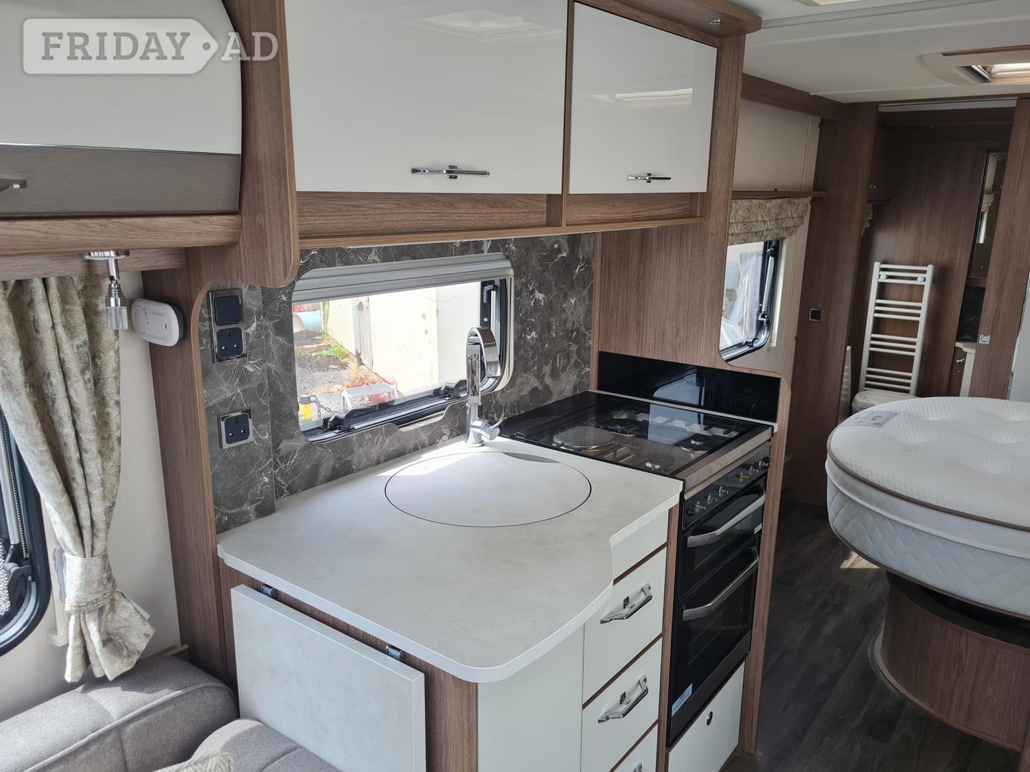 [ berth ]Coachman VIP 575