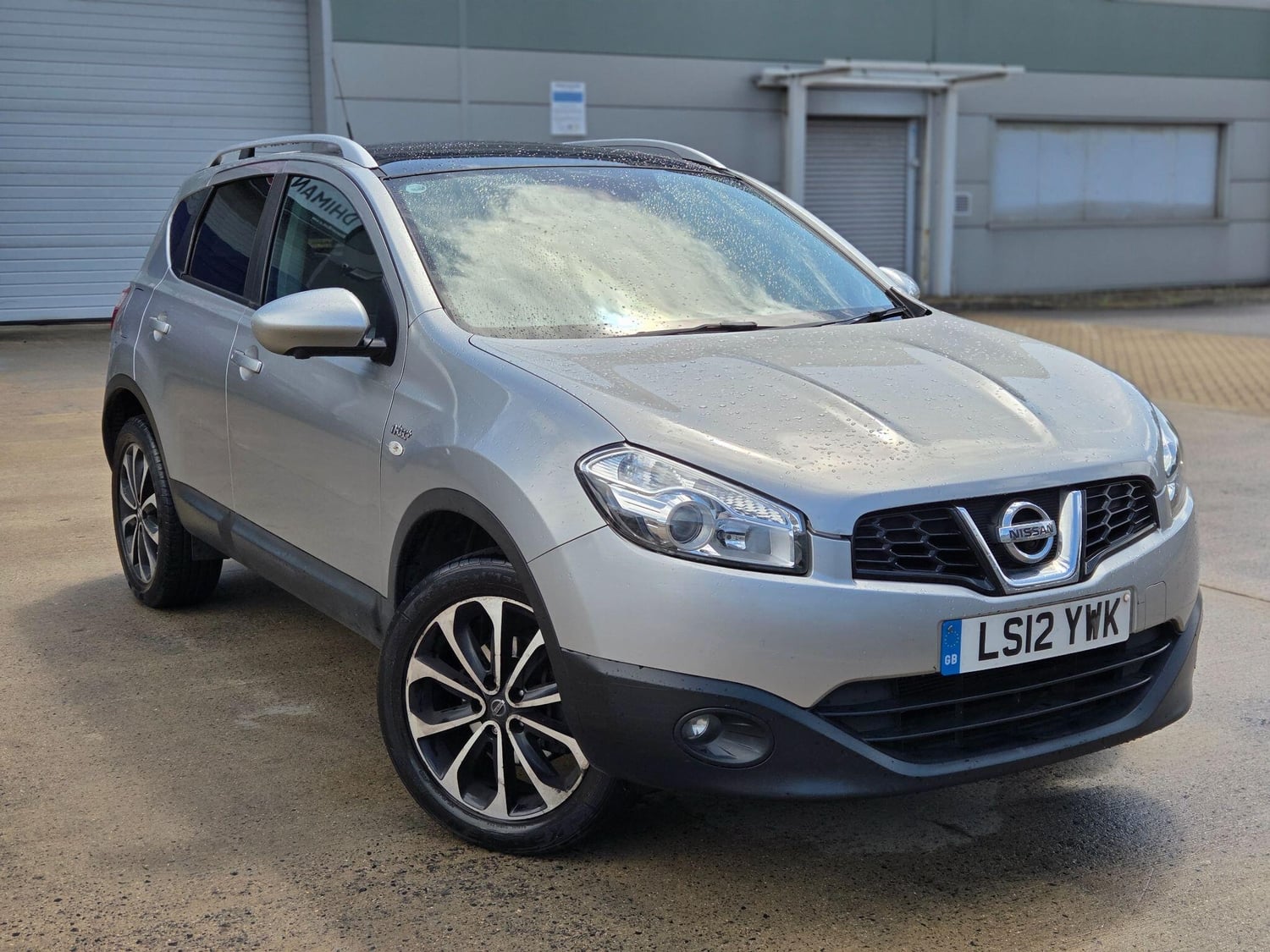 Nissan Qashqai 2012 - Cars